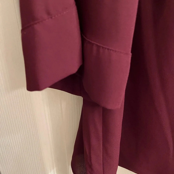 BURGUNDY BLOUSE~WITH~DETACHABLE NECKLACE~ - Picture 5 of 9